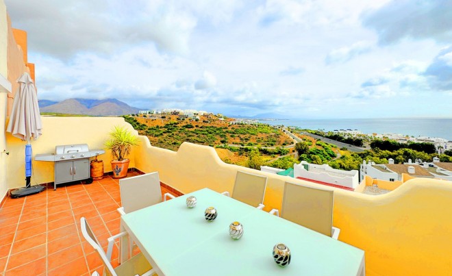 Sale · Apartment / Flat · Casares · Costa del Sol