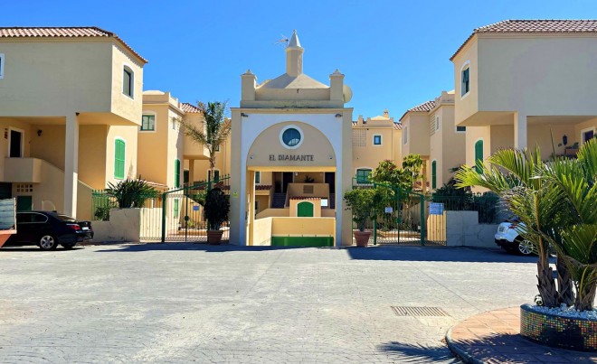 Sale · Apartment / Flat · Casares · Costa del Sol