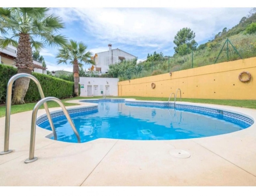 Sale · Bungalow / Townhouse / Detached / Terraced · Benahavís · Costa del Sol