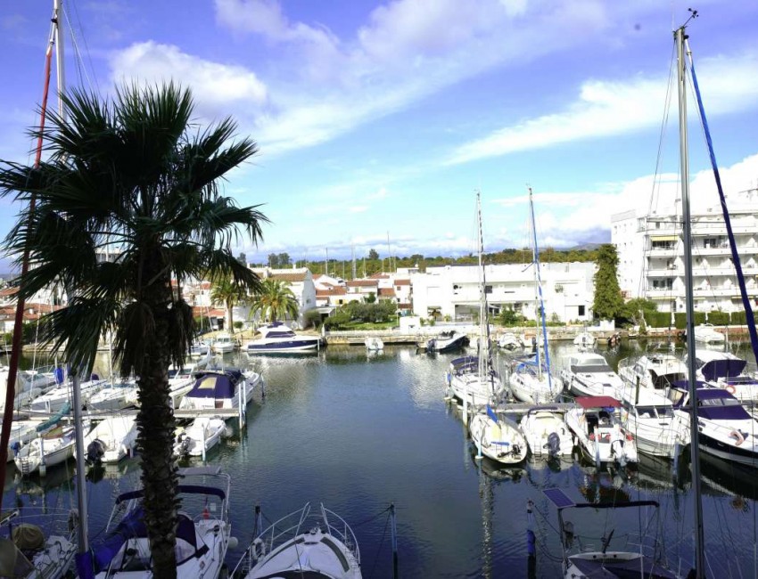 Sale · Apartment / Flat · Santa Margarita