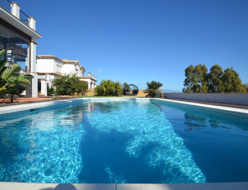 Venta · Villa / Chalet · La Duquesa · Costa del Sol