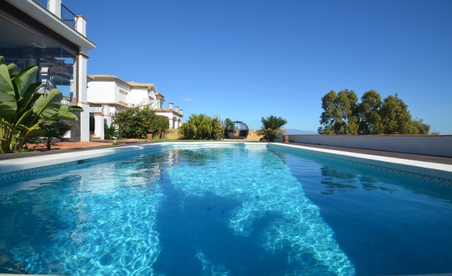 Venta · Villa / Chalet · La Duquesa · Costa del Sol