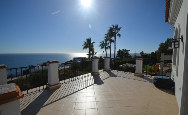 Venta · Villa / Chalet · La Duquesa · Costa del Sol