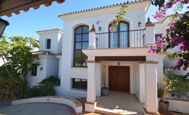 Venta · Villa / Chalet · La Duquesa · Costa del Sol