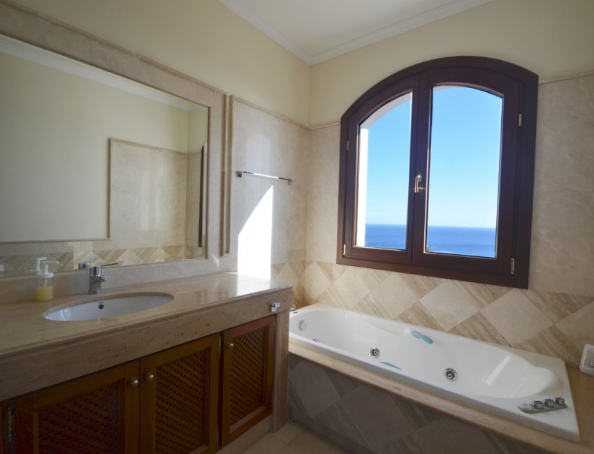 Venta · Villa / Chalet · La Duquesa · Costa del Sol