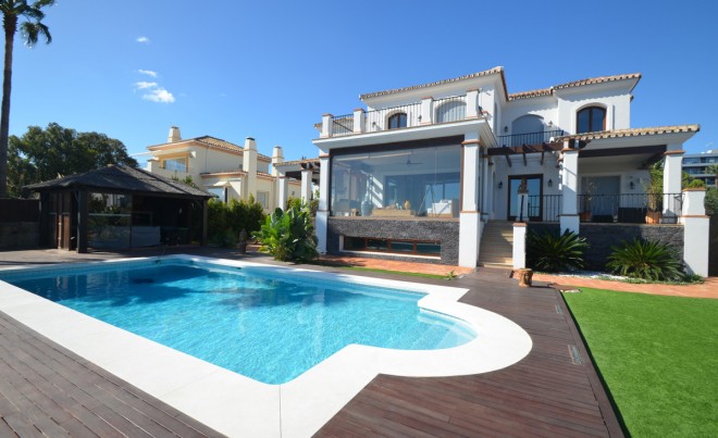 Venta · Villa / Chalet · La Duquesa · Costa del Sol