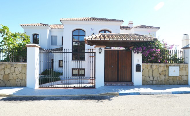 Venta · Villa / Chalet · La Duquesa · Costa del Sol