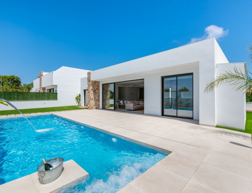 Nueva construcción  · Villa / Chalet · Los Alcazares · La Serena Golf