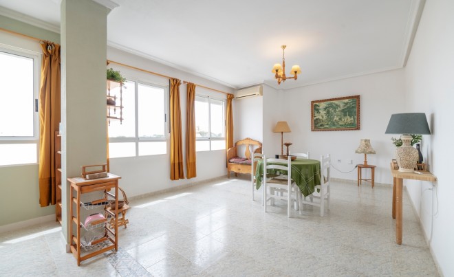 Venta · Apartamento / Piso · Los Montesinos