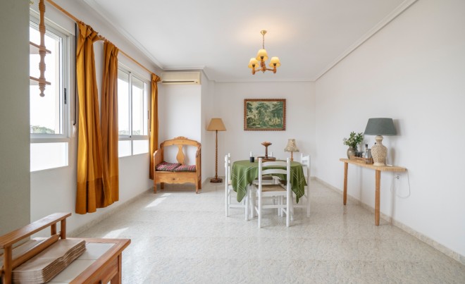 Venta · Apartamento / Piso · Los Montesinos