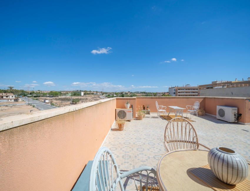 Venta · Apartamento / Piso · Los Montesinos