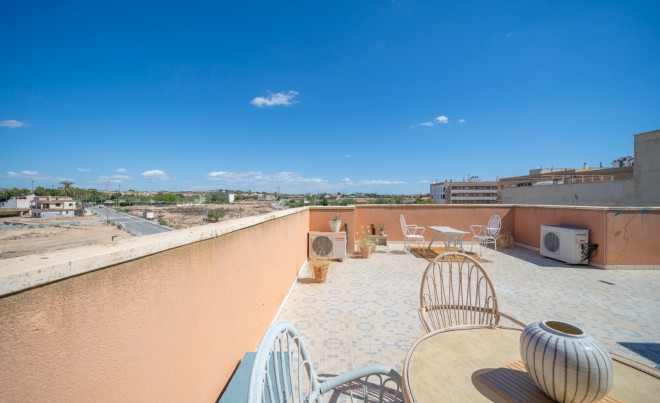 Venta · Apartamento / Piso · Los Montesinos