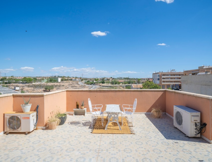 Venta · Apartamento / Piso · Los Montesinos