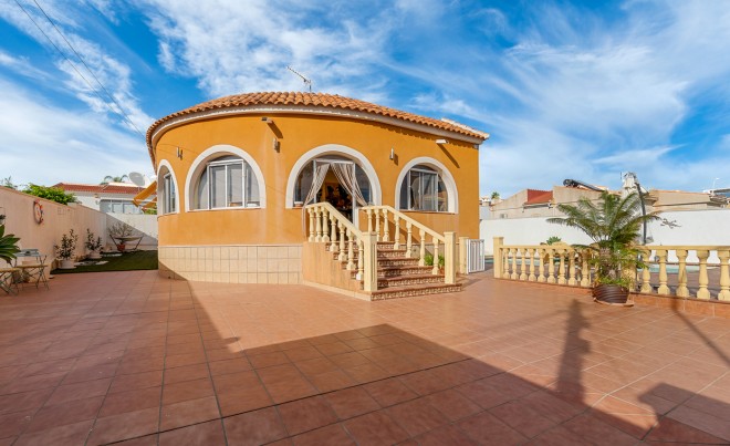 Venta · Villa / Chalet · Ciudad Quesada