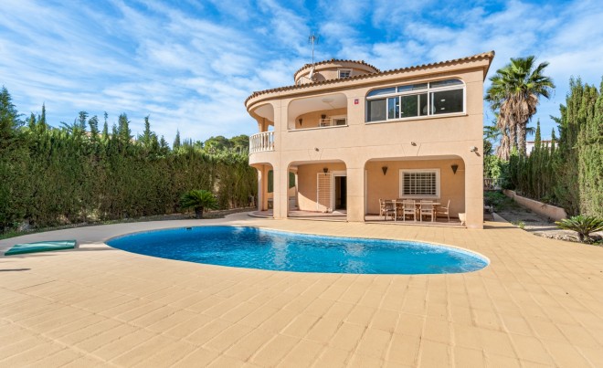 Venta · Villa / Chalet · Los Balcones