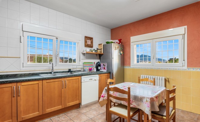 Venta · Villa / Chalet · Polop