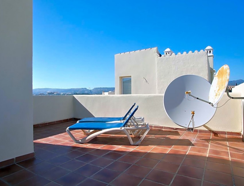 Sale · Apartment / Flat · Casares · Costa del Sol