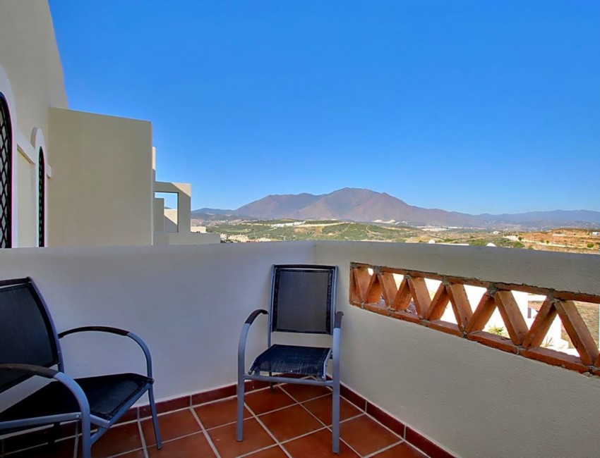 Sale · Apartment / Flat · Casares · Costa del Sol