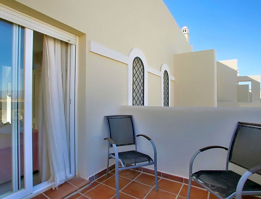 Sale · Apartment / Flat · Casares · Costa del Sol