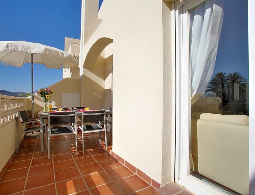 Sale · Apartment / Flat · Casares · Costa del Sol