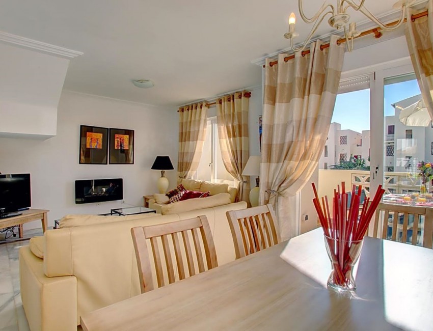 Sale · Apartment / Flat · Casares · Costa del Sol