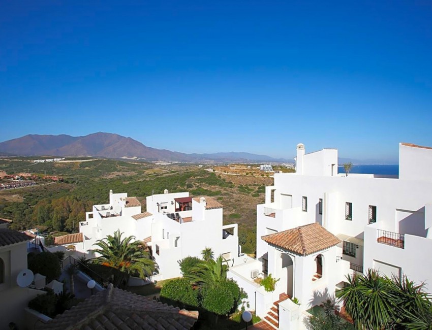 Sale · Apartment / Flat · Casares · Costa del Sol