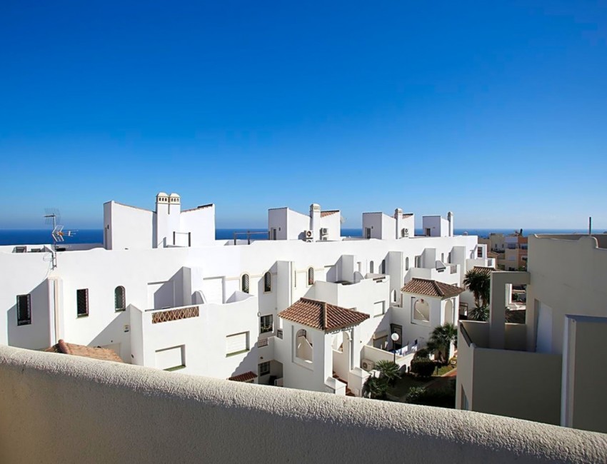 Sale · Apartment / Flat · Casares · Costa del Sol