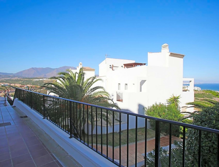 Sale · Apartment / Flat · Casares · Costa del Sol