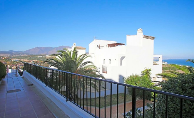 Sale · Apartment / Flat · Casares · Costa del Sol