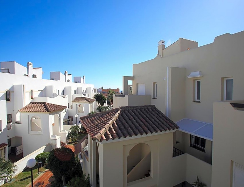 Sale · Apartment / Flat · Casares · Costa del Sol