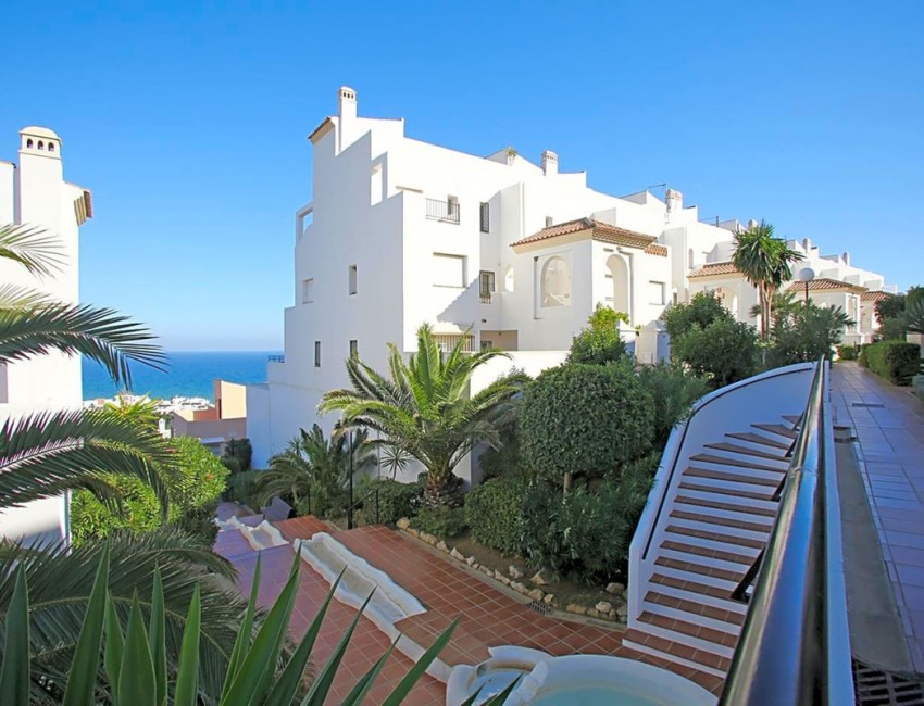 Sale · Apartment / Flat · Casares · Costa del Sol