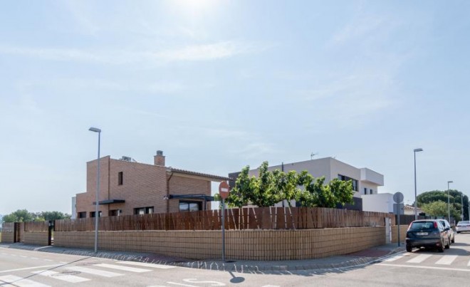 Sale · Villa · Fortià