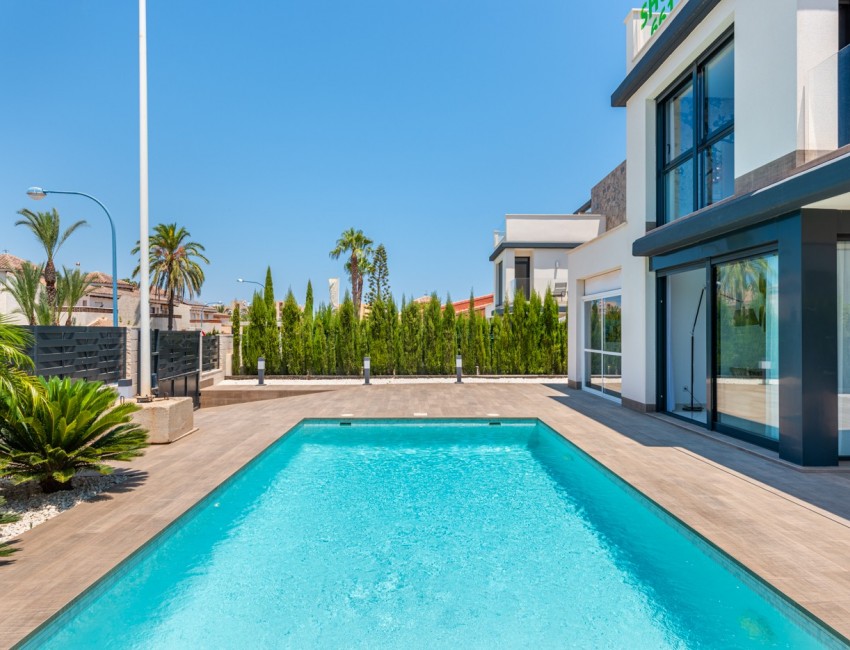 Nueva construcción  · Villa / Chalet · La Manga · Playa Honda