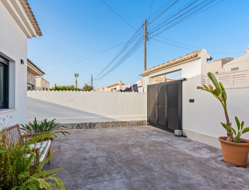 Venta · Villa / Chalet · Torrevieja · El chaparral