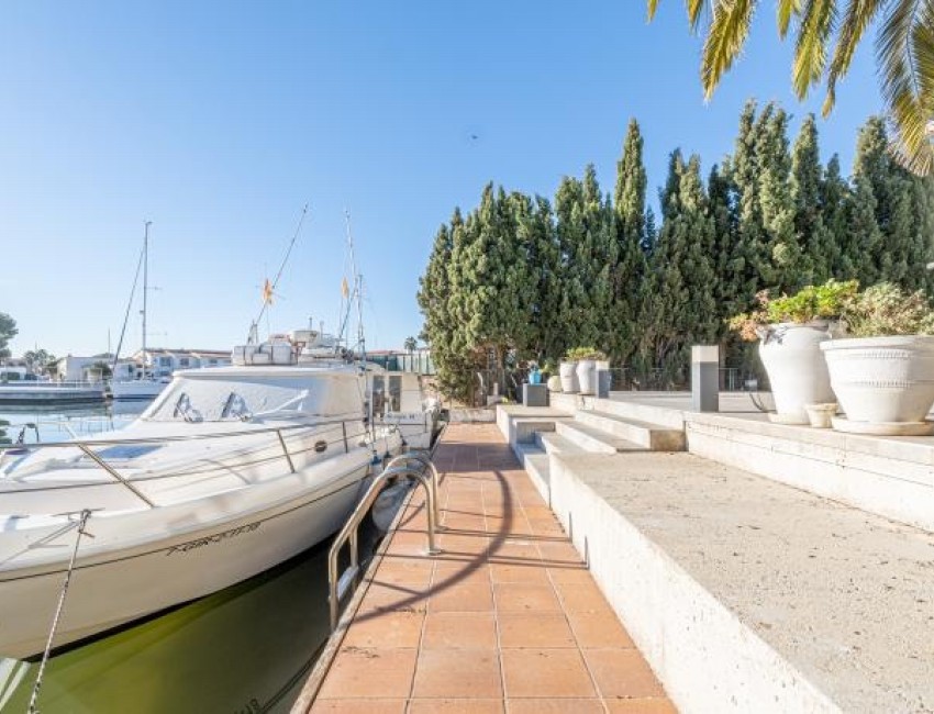 Revente · Villa · Roses