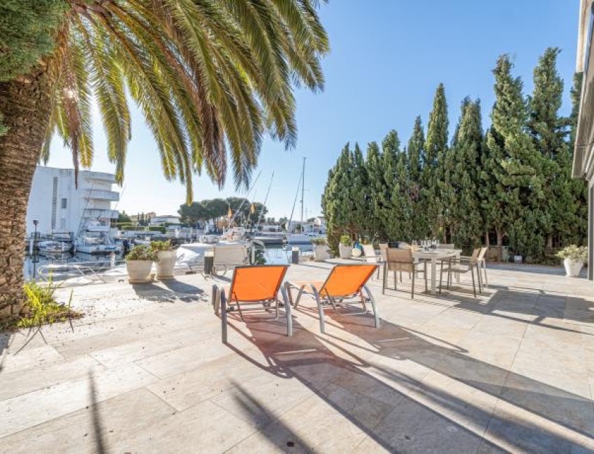 Revente · Villa · Roses