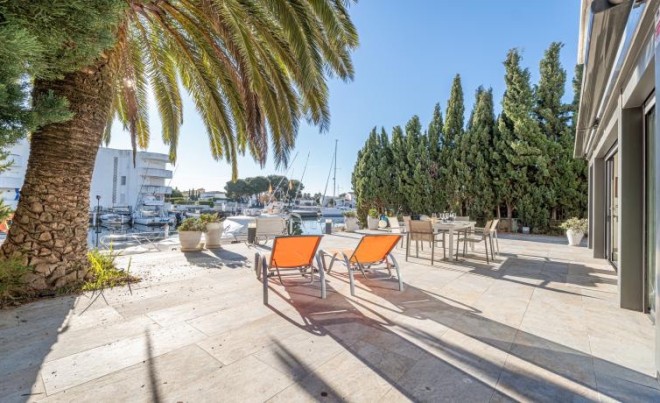 Revente · Villa · Roses