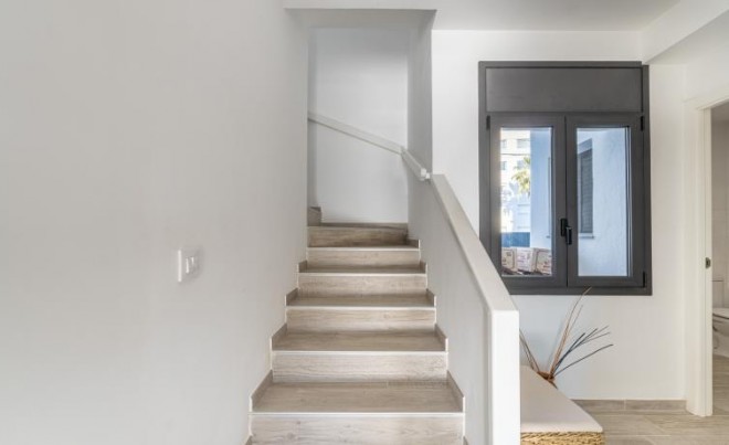 Revente · Villa · Roses