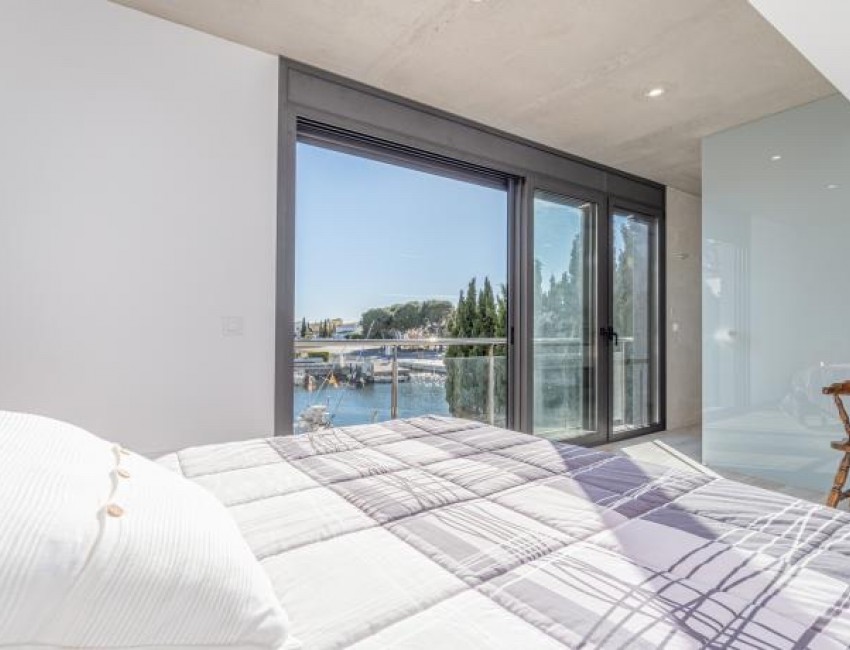 Revente · Villa · Roses