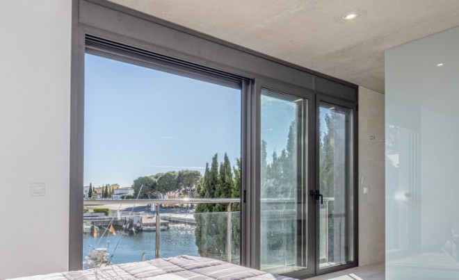 Revente · Villa · Roses