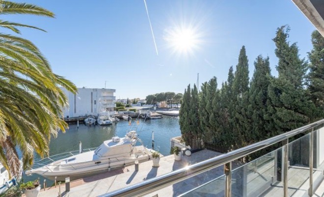 Revente · Villa · Roses