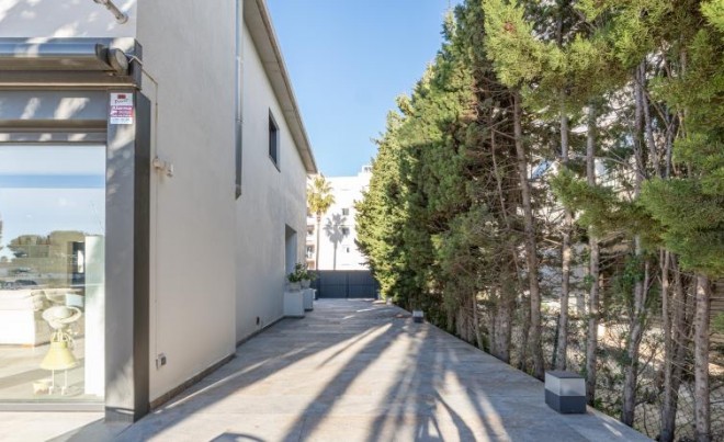 Revente · Villa · Roses