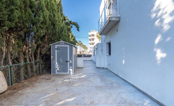 Revente · Villa · Roses