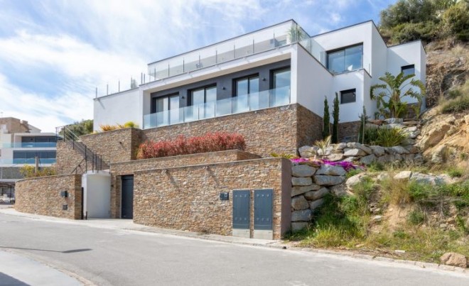 Venta · Villa / Chalet · Canyelles