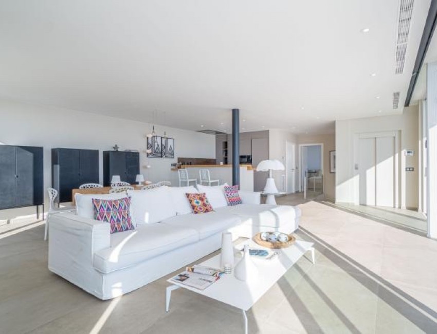 Venta · Villa / Chalet · Canyelles