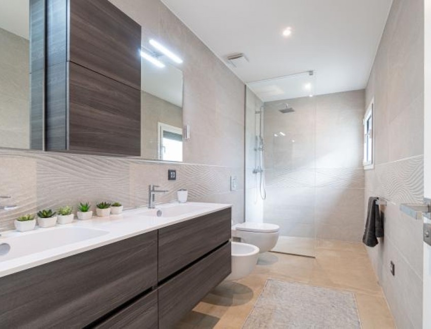 Venta · Villa / Chalet · Canyelles