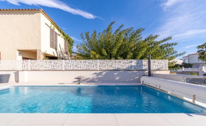 Venta · Villa / Chalet · Empuriabrava