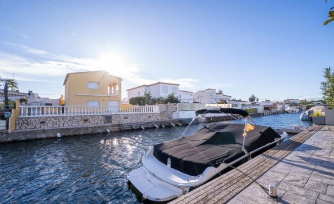 Venta · Villa / Chalet · Empuriabrava