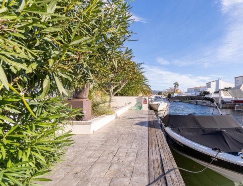 Venta · Villa / Chalet · Empuriabrava