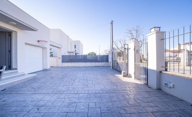 Venta · Villa / Chalet · Empuriabrava